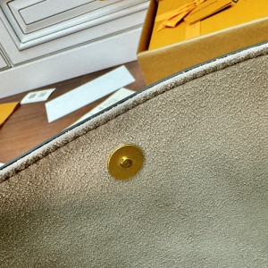 베ージュ 캔버스 클러치백