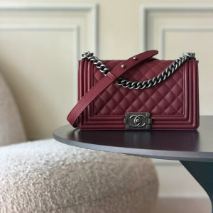 CHANEL 르보이 클래식 숄더백